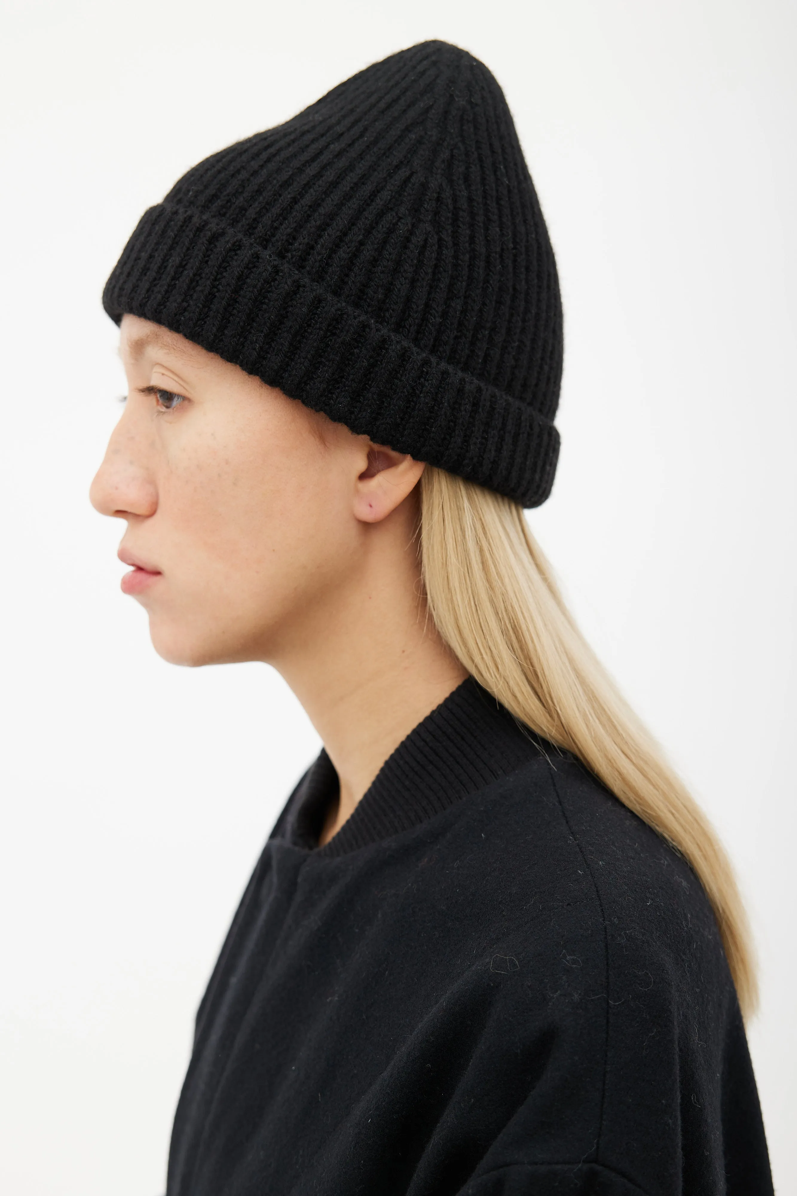 Black Fisher Cashmere Beanie