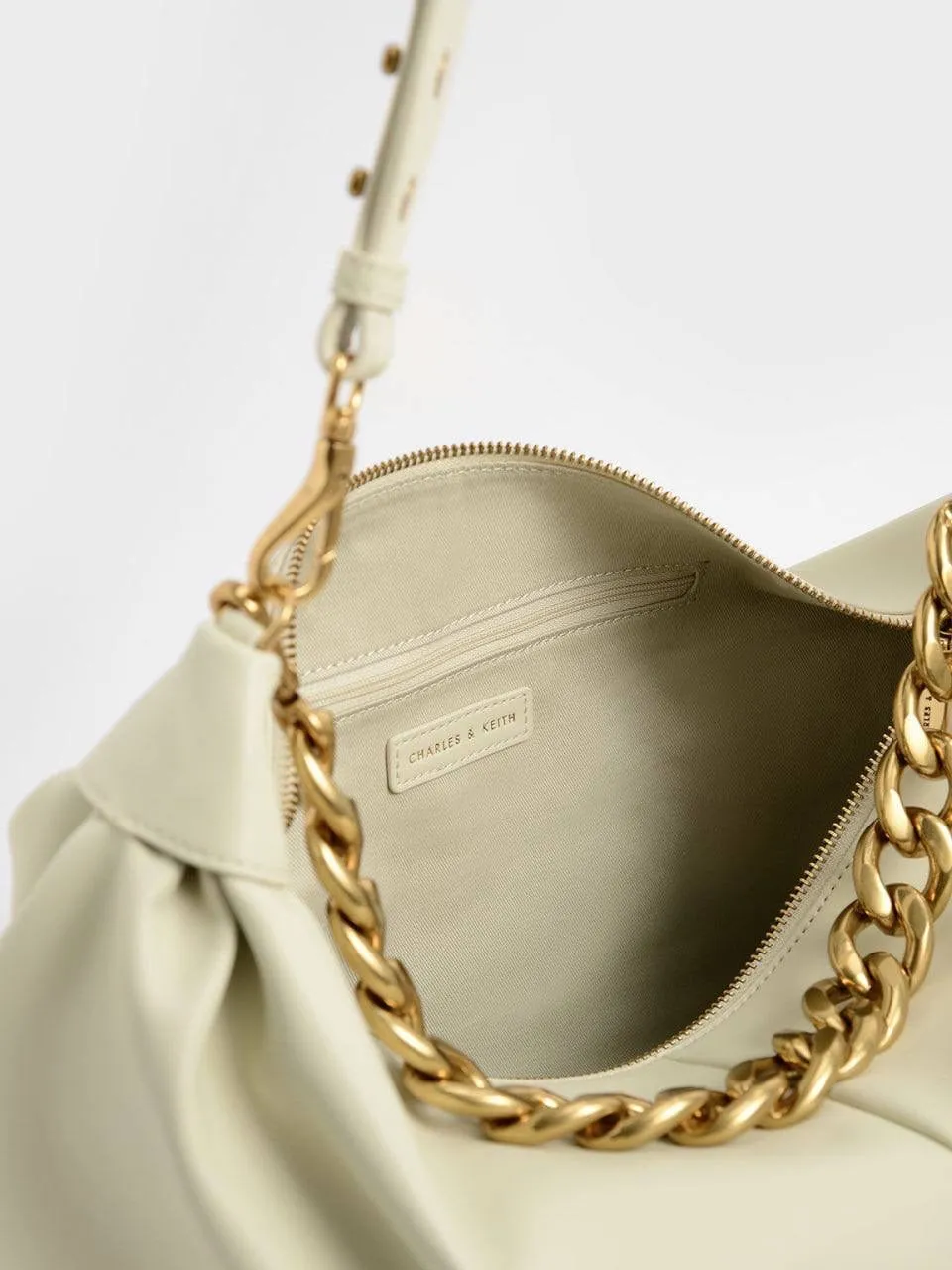 Chunky Chain Link Hobo Bag