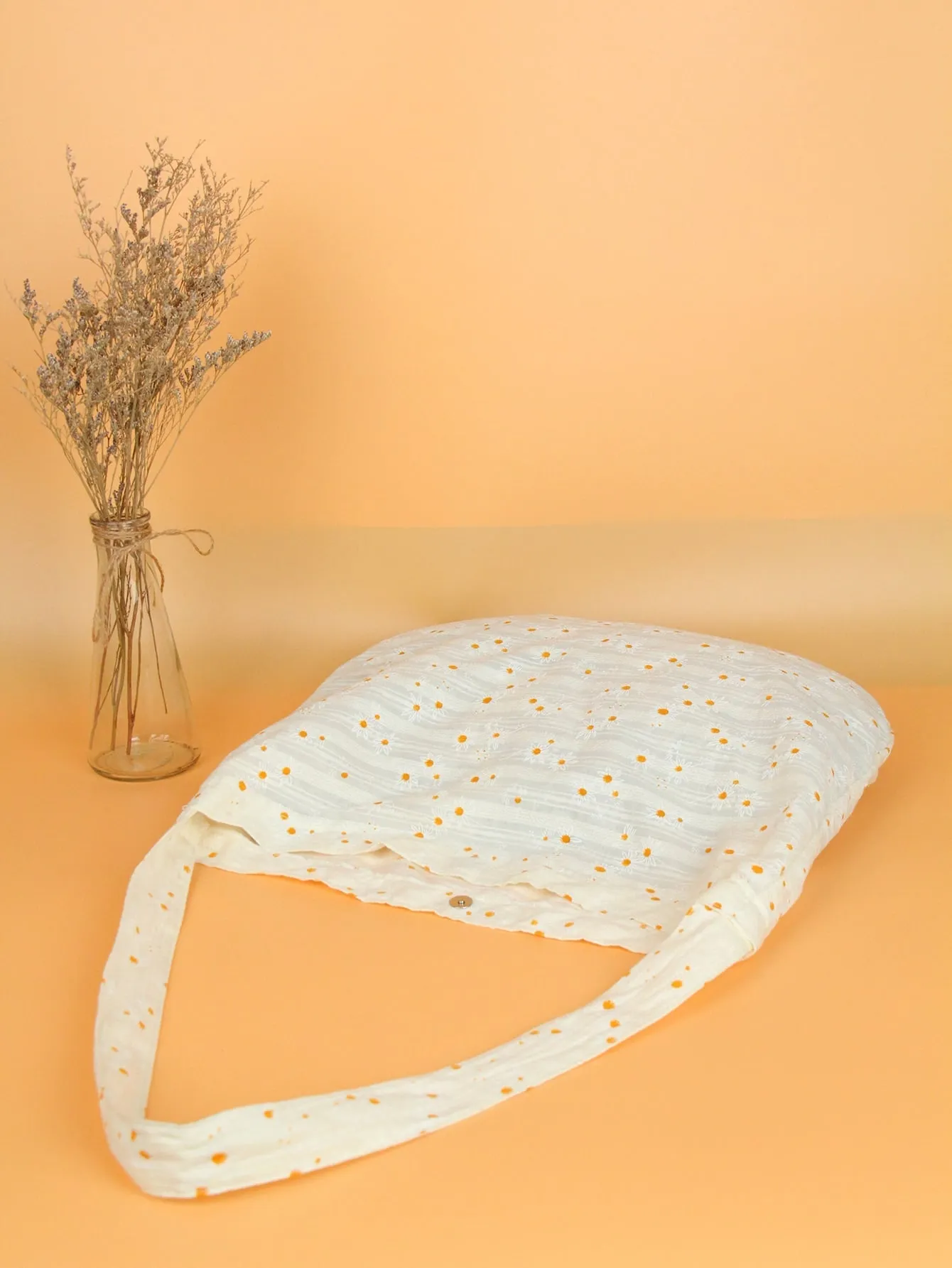 Daisy Pattern Hobo Bag