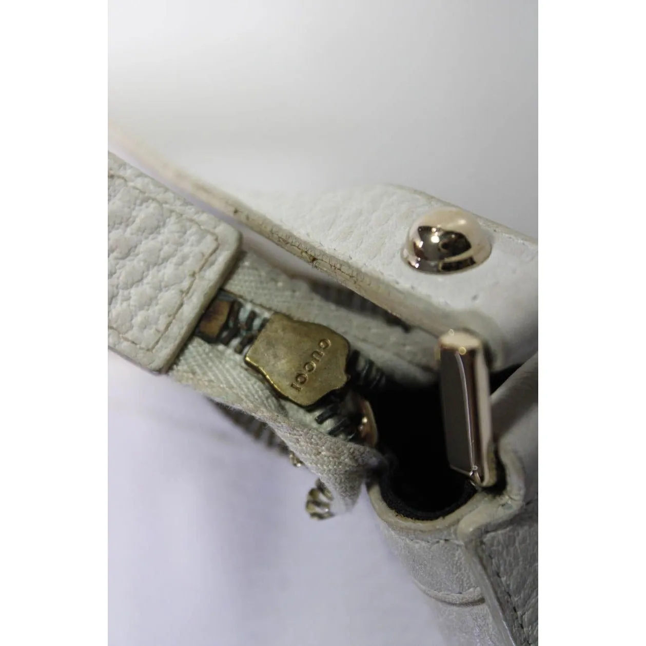 RARE, Gucci 'Blondie', white textured leather, hobo bag style, shoulder bag with a wide red and blue Sherry stripe, an XL gold 'GG' emblem